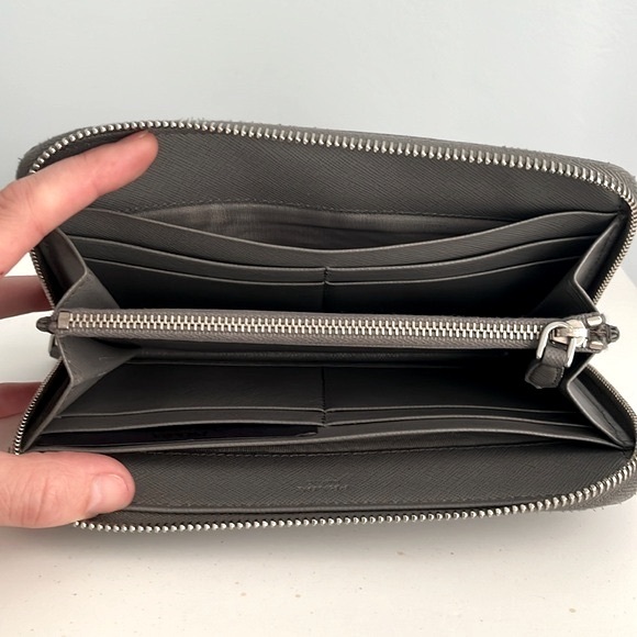 Prada Grey Leather Saffiano Zippy Wallet - Picture 10 of 11